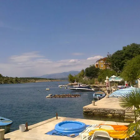 Apartment Ribnica 2 *